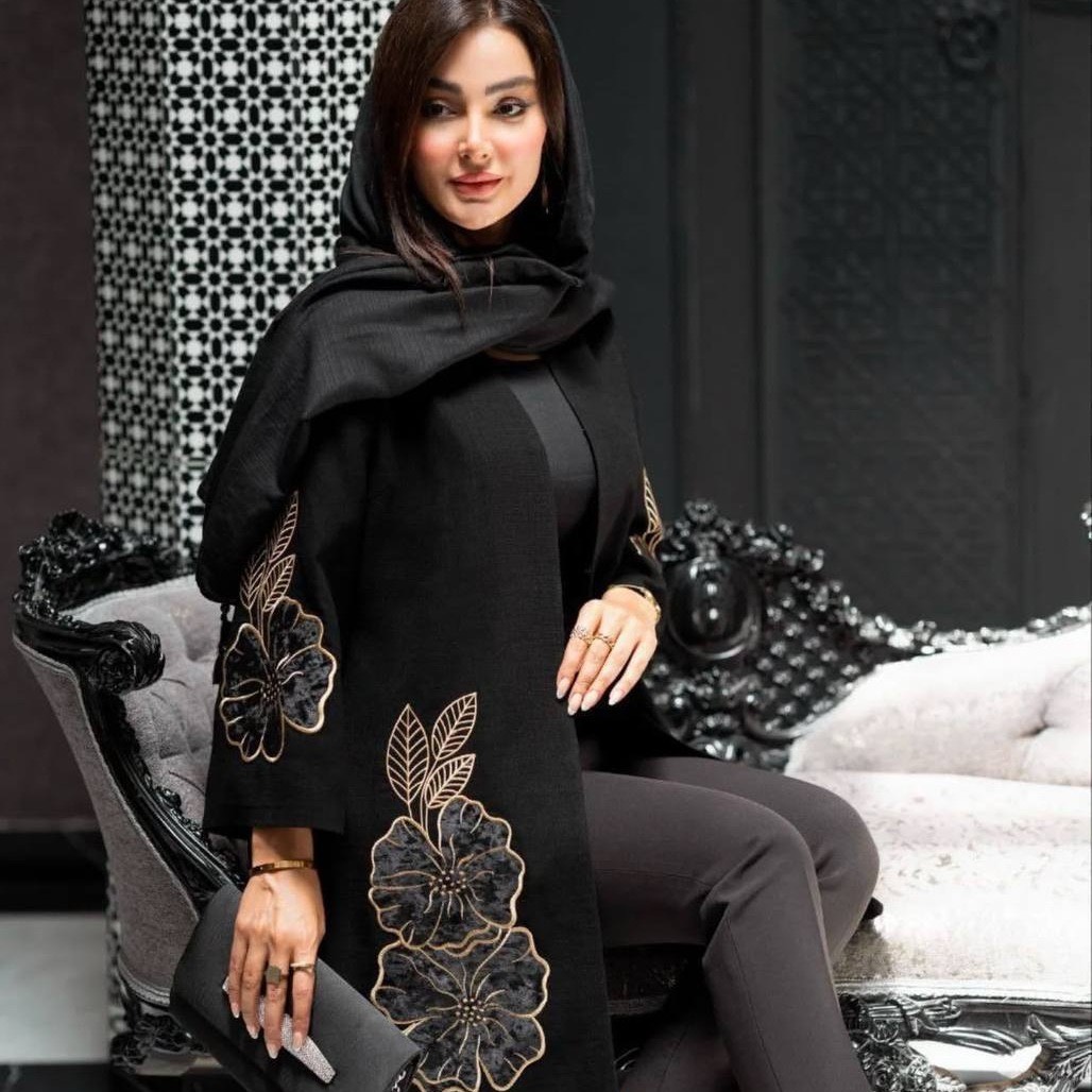 مانتو مخمل شنل زنانه رنگ مشکی سایز 1 و 2 گلدوزی شده