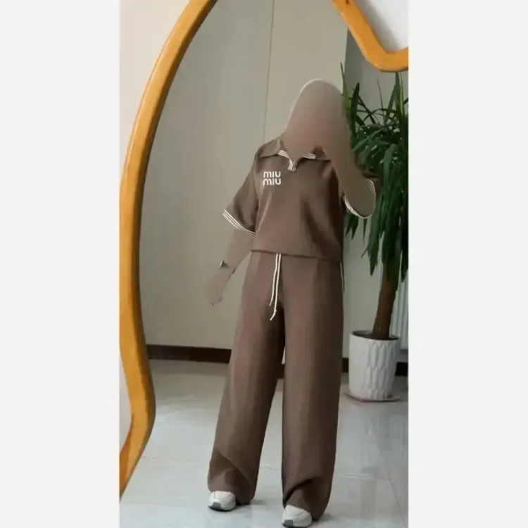 ست تیشرت شلوار زنانه میو میو مانلی جنس کارتیر پلاس سایز فری 38 تا 48 رنگ بندی متنوع